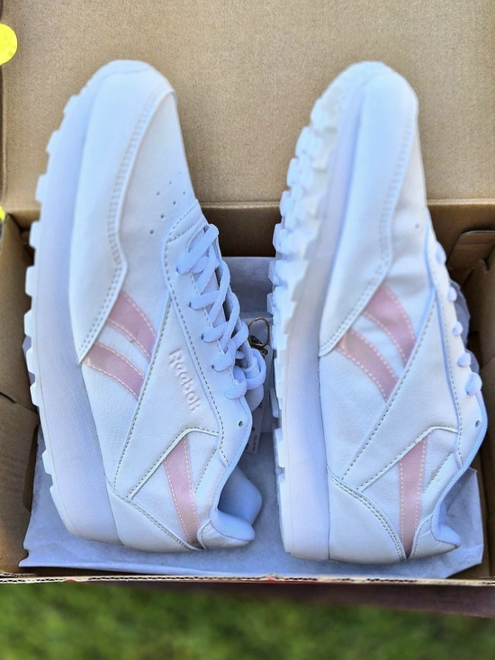 NIB Reebok Rewind Run Sneakers White Porcelain Pink Size 8.5